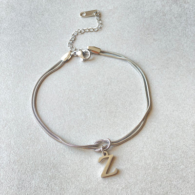 A-Z Love Knot Armband för Kvinnor & Par - Guldfärgad Stål Snake Chain Charm - Elegant Smycke till Alla Hjärtans Dag