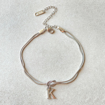 A-Z Love Knot Armband för Kvinnor & Par - Guldfärgad Stål Snake Chain Charm - Elegant Smycke till Alla Hjärtans Dag