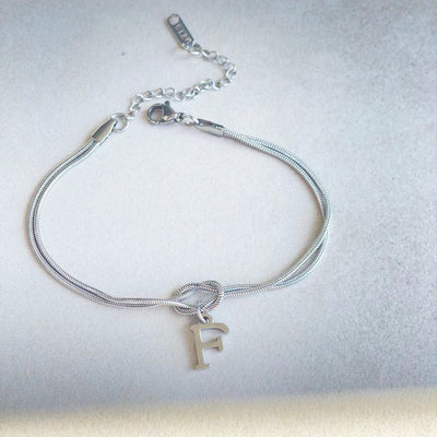 A-Z Love Knot Armband för Kvinnor & Par - Guldfärgad Stål Snake Chain Charm - Elegant Smycke till Alla Hjärtans Dag