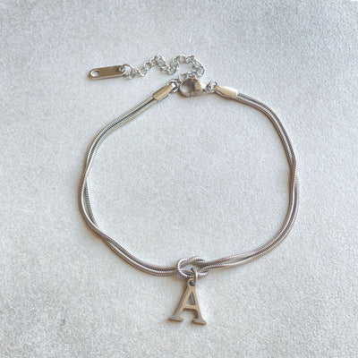 A-Z Love Knot Armband för Kvinnor & Par - Guldfärgad Stål Snake Chain Charm - Elegant Smycke till Alla Hjärtans Dag